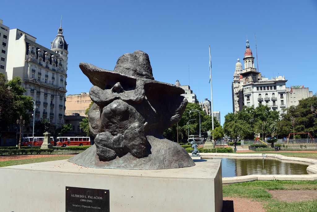 03 Statue Of Alfredo Palacios Senador y Diputado Socialista Congressional Plaza de Congresso Buenos Aires